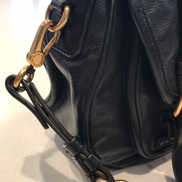 Black leather Marc Jacobs crossbody purse - Picture 2 of 7